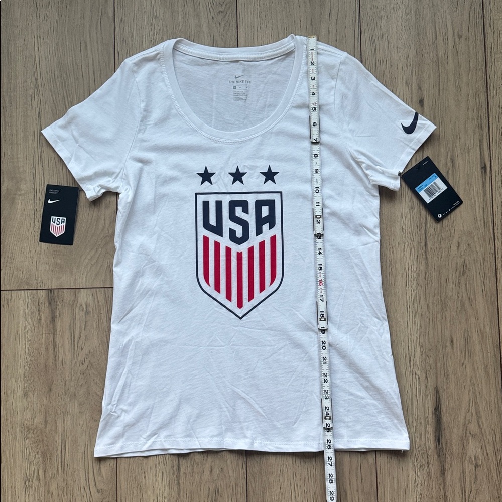 Nike USA Soccer Athletic Sports White T-Shirt Women’s Size Medium New with Tags - Picture 8 of 8